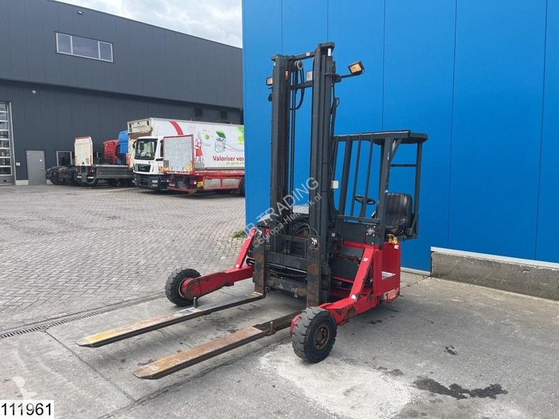 Stivuitor Moffett 20.3 3x3, H 3,90 mtr, 2000 KG