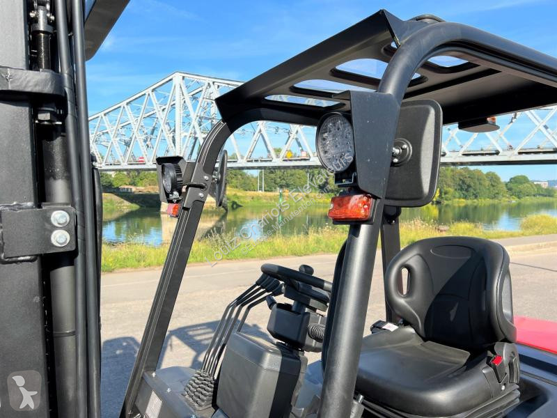 Carrello elevatore   CPCD30T8