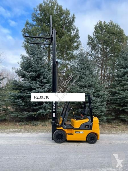 Teleskopický manipulátor Hyundai 18D-7E