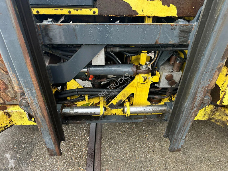 Meeneemheftruck Moffett 25.3 2,5 TON SIDESHIFT...