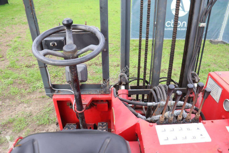 Moffett 003 lorry mounted forklift