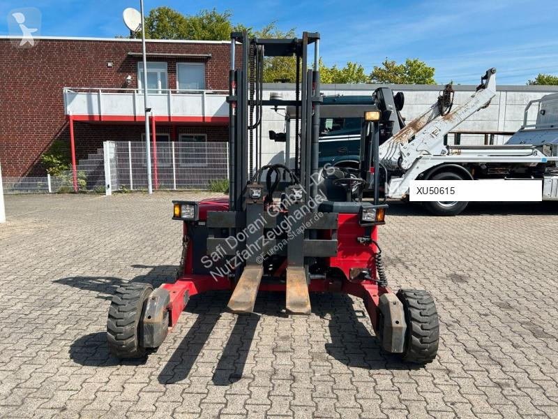 Naložený vozík Moffett M4 20.4