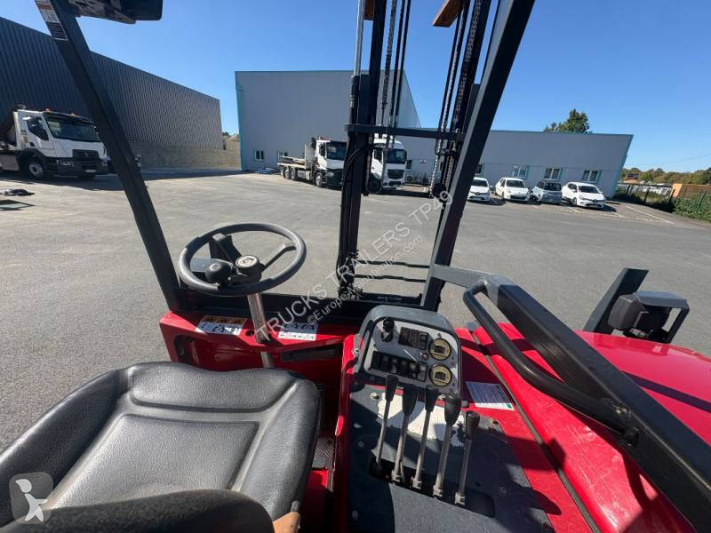 Carretilla transportable Moffett 25.4