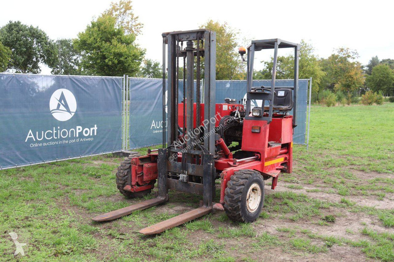 Moffett 003 lorry mounted forklift