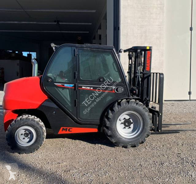 Carretilla todoterreno Manitou MC25-4