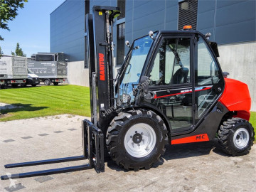 Внедорожный погрузчик Manitou M30-4 MC 304