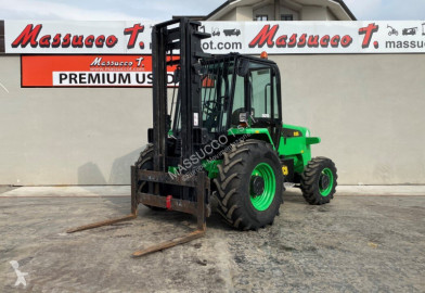 رافعة شوكية لجميع التضاريس JCB 926