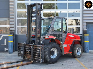 رافعة شوكية لجميع التضاريس Manitou