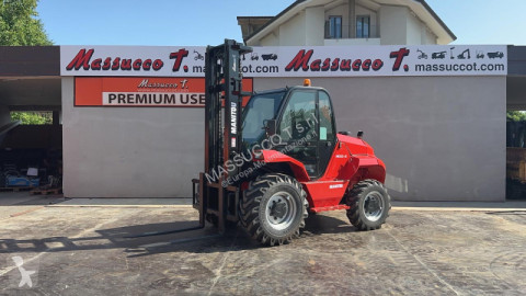 رافعة شوكية لجميع التضاريس Manitou