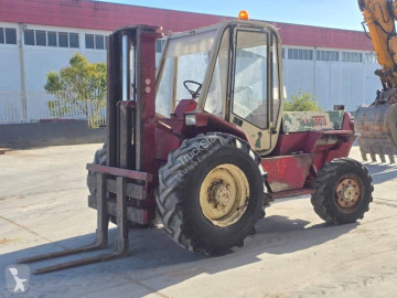 رافعة شوكية لجميع التضاريس Manitou