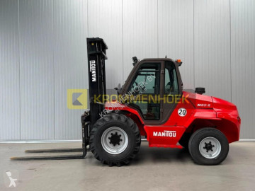 رافعة شوكية لجميع التضاريس Manitou