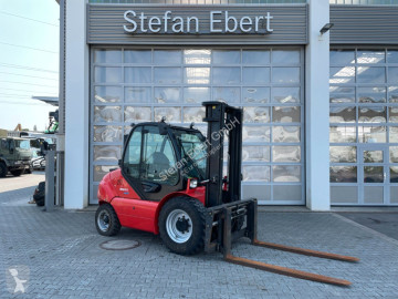 رافعة شوكية لجميع التضاريس Manitou