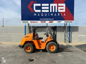 Ruw-terrein heftruck Uromac