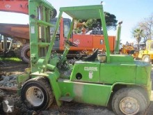 Внедорожный погрузчик Clark F4050DP