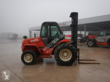 Carretilla todoterreno Manitou M26-4 usada