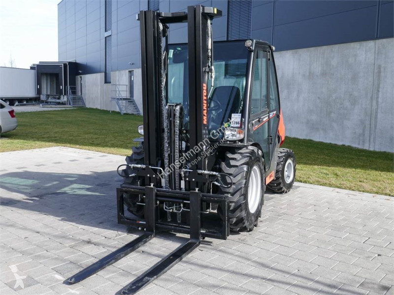 Carretilla todoterreno Manitou MC 25-4