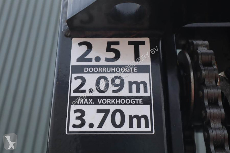 رافعة شوكية لجميع التضاريس Manitou MC25-4 Valid...