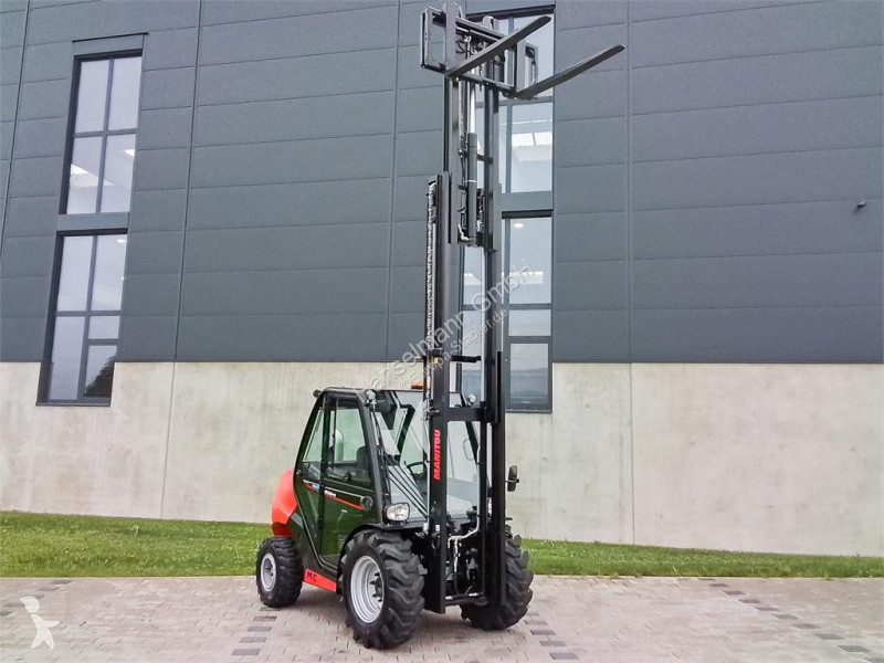 Chariot tout terrain Manitou MC 304