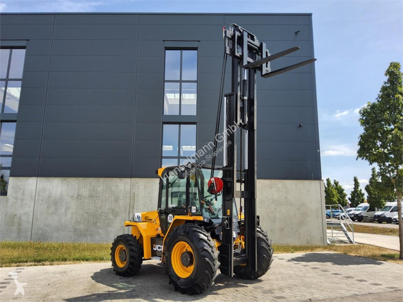 رافعة شوكية لجميع التضاريس JCB 940-4 SV