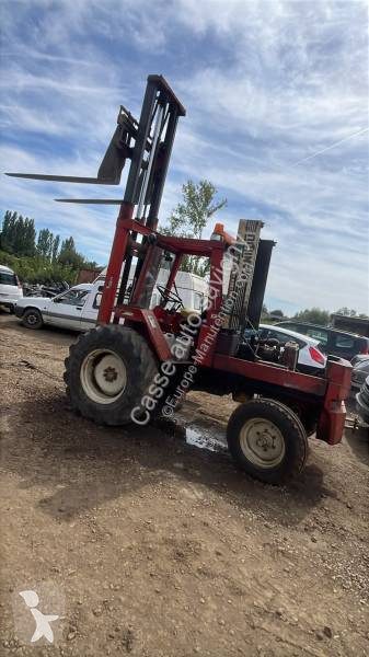 رافعة شوكية لجميع التضاريس Manitou lot de manitou