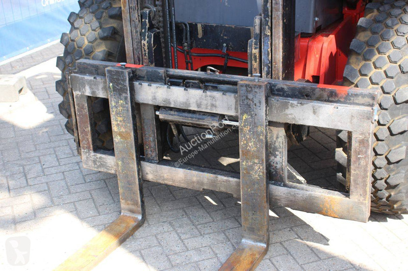 Внедорожный погрузчик Manitou