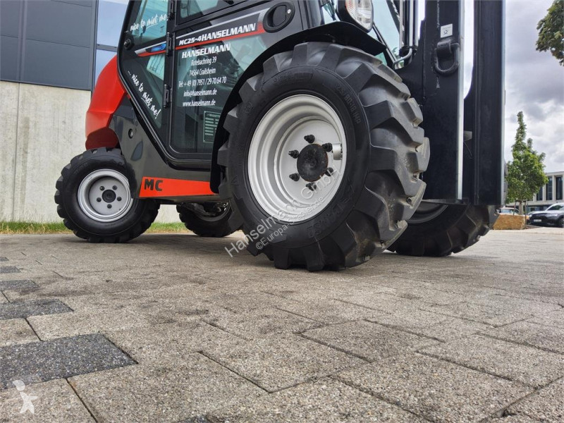 Stivuitor toate terenurile Manitou MC 25-4