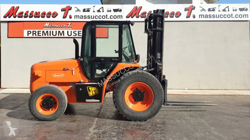 رافعة شوكية لجميع التضاريس JCB 940 4x2