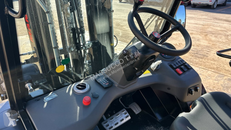 رافعة شوكية لجميع التضاريس Manitou MC 304 4X4