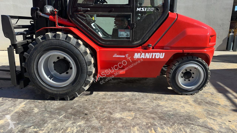 رافعة شوكية لجميع التضاريس Manitou MSI 50 4X2