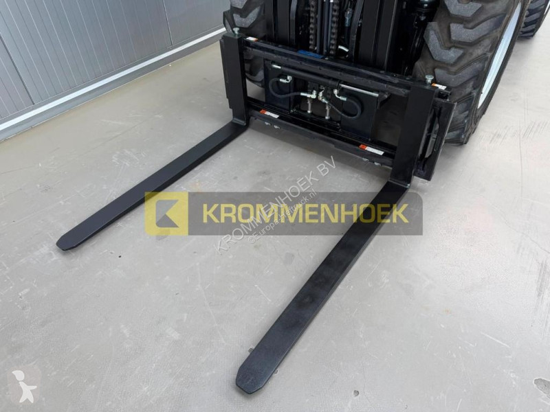 Gaffel med motvikt Manitou MC 25-4 D K ST5