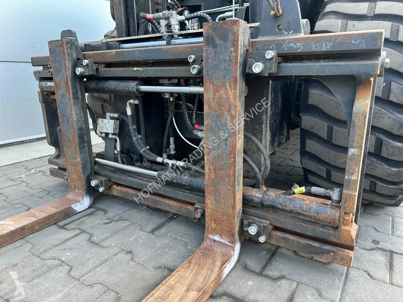 رافعة شوكية لجميع التضاريس Manitou