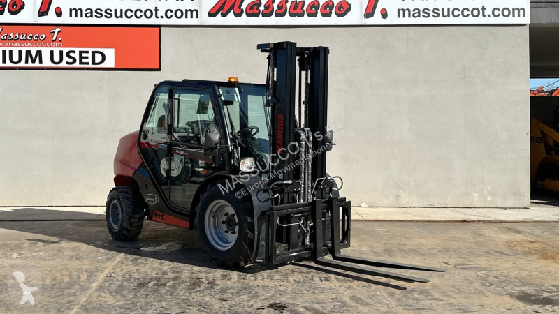 رافعة شوكية لجميع التضاريس Manitou MC 304 4X4