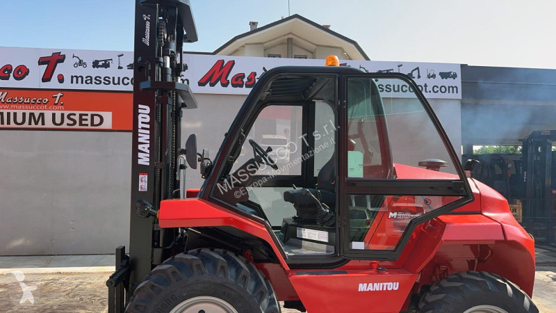 رافعة شوكية لجميع التضاريس Manitou 4x4