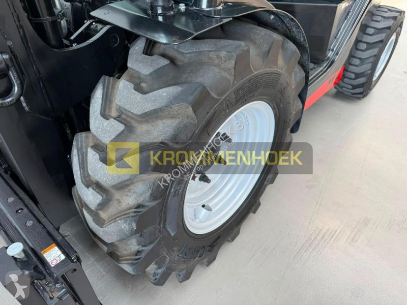 Gaffel med motvikt Manitou MC 25-4 D K ST5