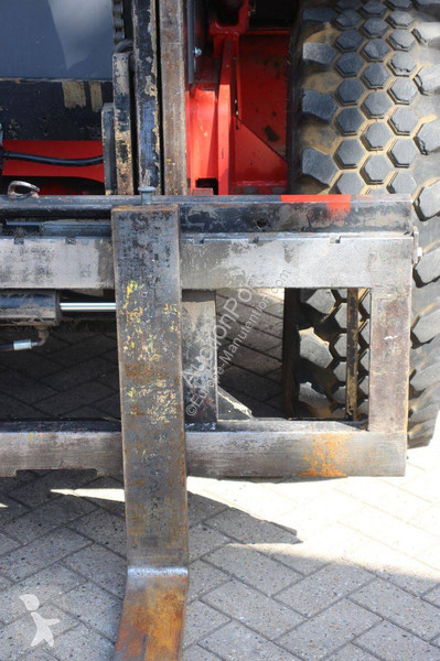Внедорожный погрузчик Manitou