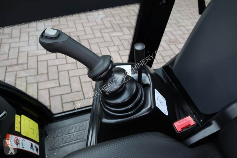 رافعة شوكية لجميع التضاريس Manitou MC25-4 Valid...