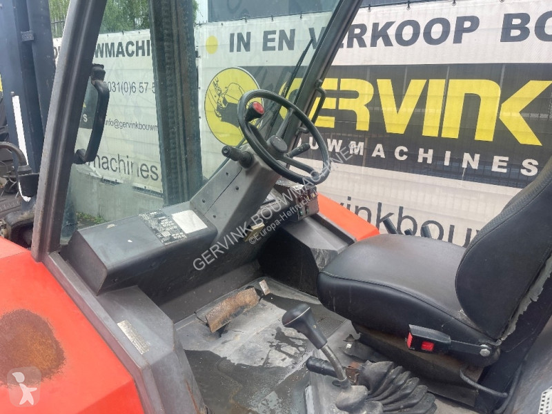 رافعة شوكية لجميع التضاريس Manitou MC 30