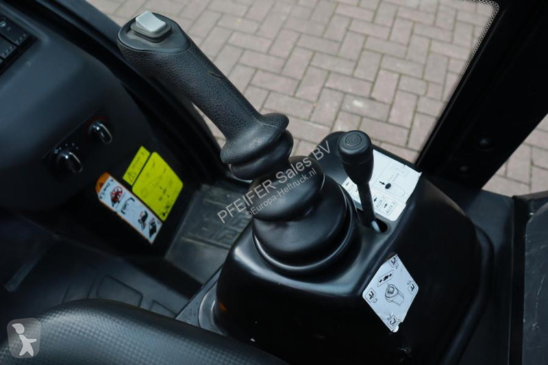 رافعة شوكية لجميع التضاريس Manitou MC25-4 Valid...