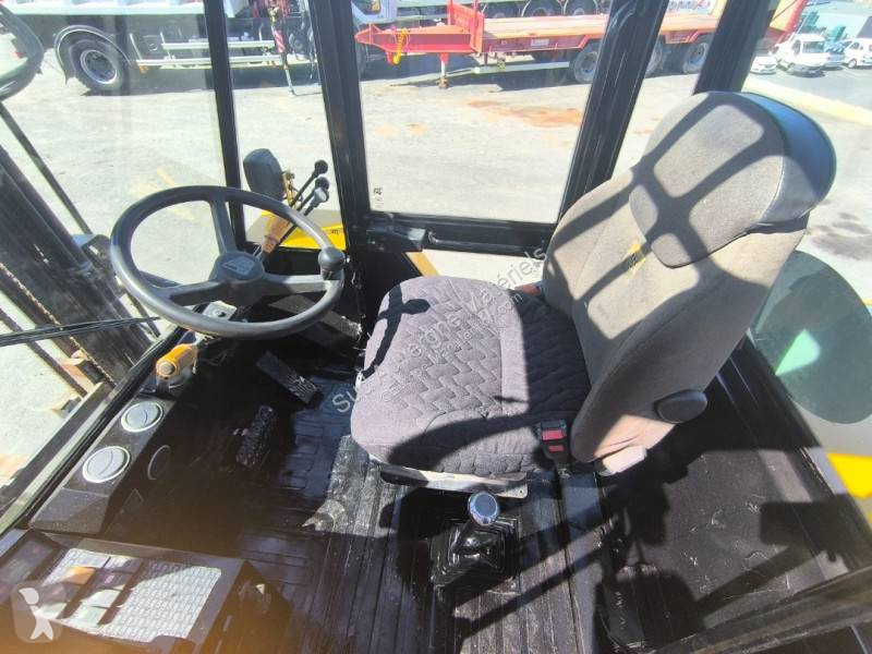 رافعة شوكية لجميع التضاريس JCB