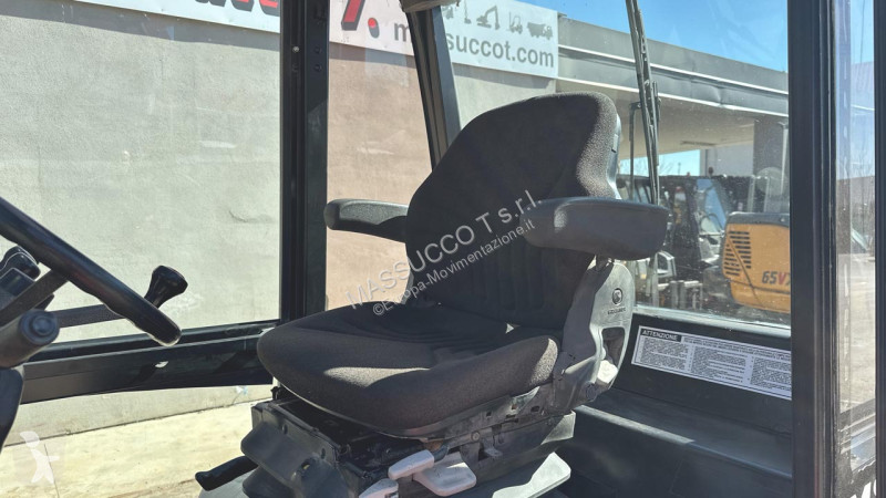 رافعة شوكية لجميع التضاريس Manitou MSI 50 4X2