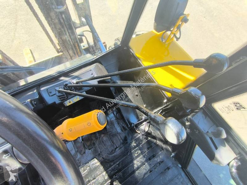 رافعة شوكية لجميع التضاريس JCB
