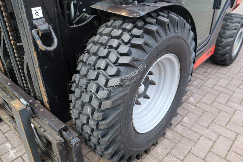 رافعة شوكية لجميع التضاريس Manitou MC25-4 Valid...