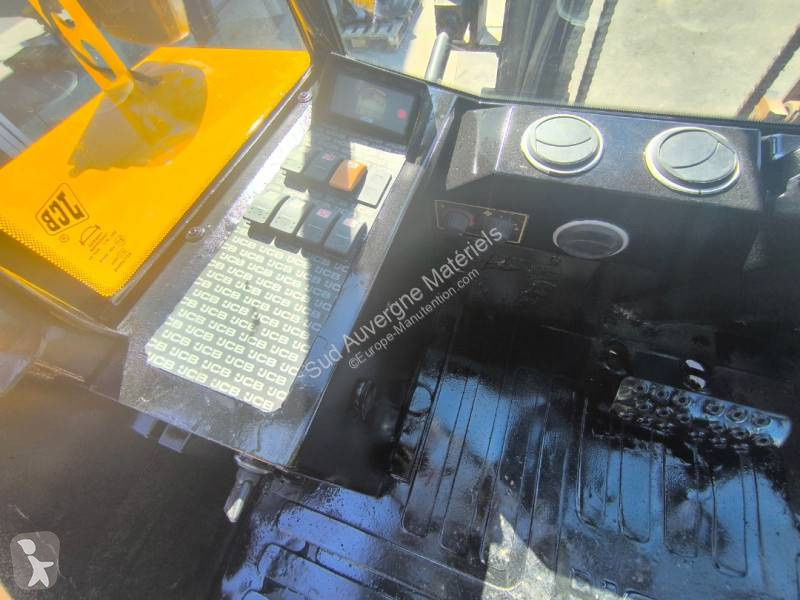 رافعة شوكية لجميع التضاريس JCB