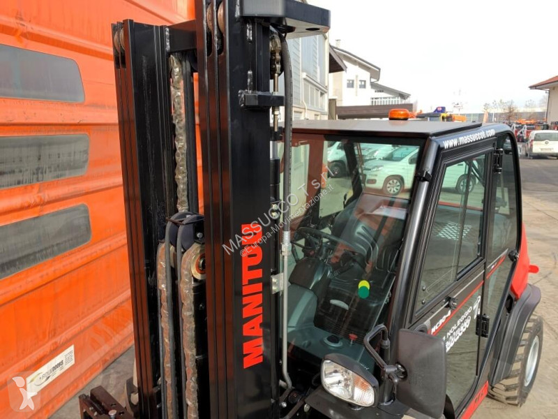 Carretilla todoterreno Manitou MC30-4 DK 4X4