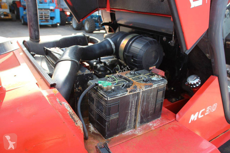 Внедорожный погрузчик Manitou
