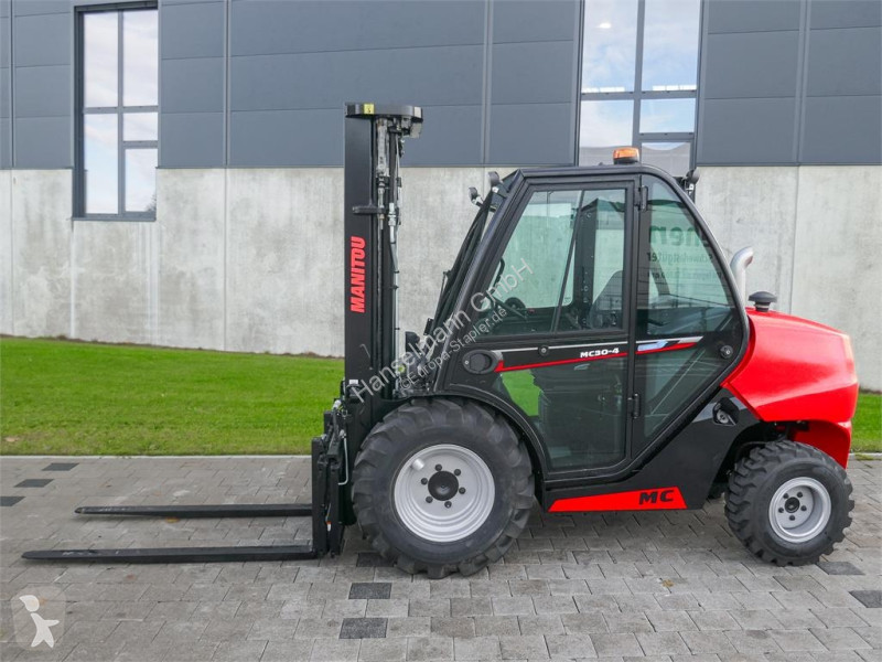 رافعة شوكية لجميع التضاريس Manitou MC 304