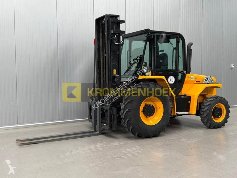 Chariot tout terrain JCB 940