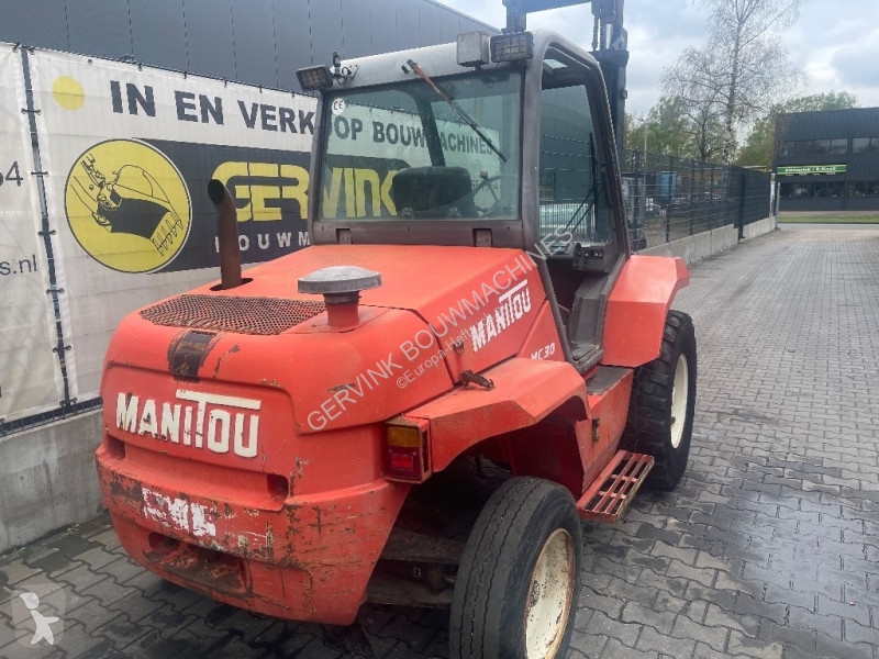 رافعة شوكية لجميع التضاريس Manitou MC 30