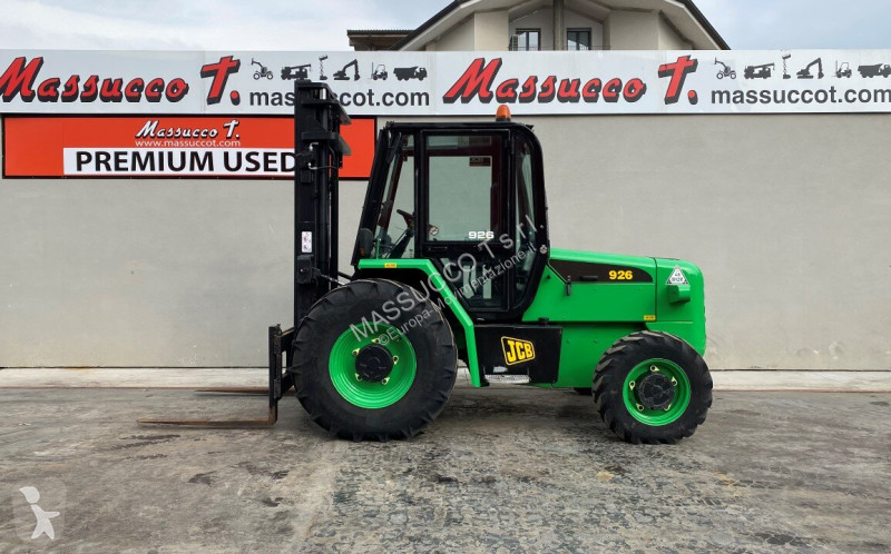 رافعة شوكية لجميع التضاريس JCB 926