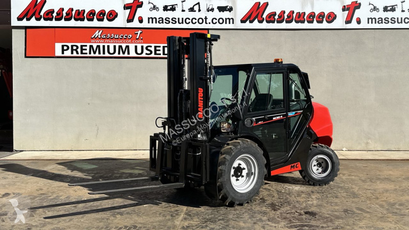 رافعة شوكية لجميع التضاريس Manitou MC 304 4X4